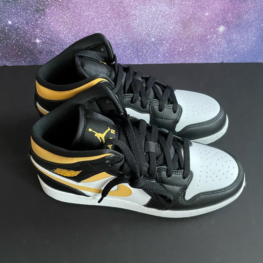Size 5GS - Air Jordan 1 Mid Pollen MPN 554725-177